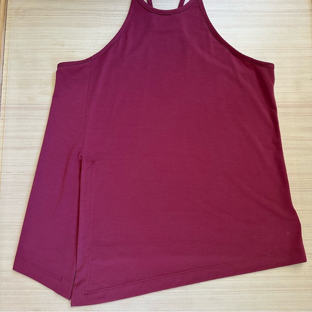 Athleta Essence Explore Tank In Berry